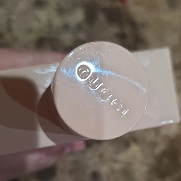 Gucci Bloom - Sophisticated Pink Essence - Picture 3 of 5